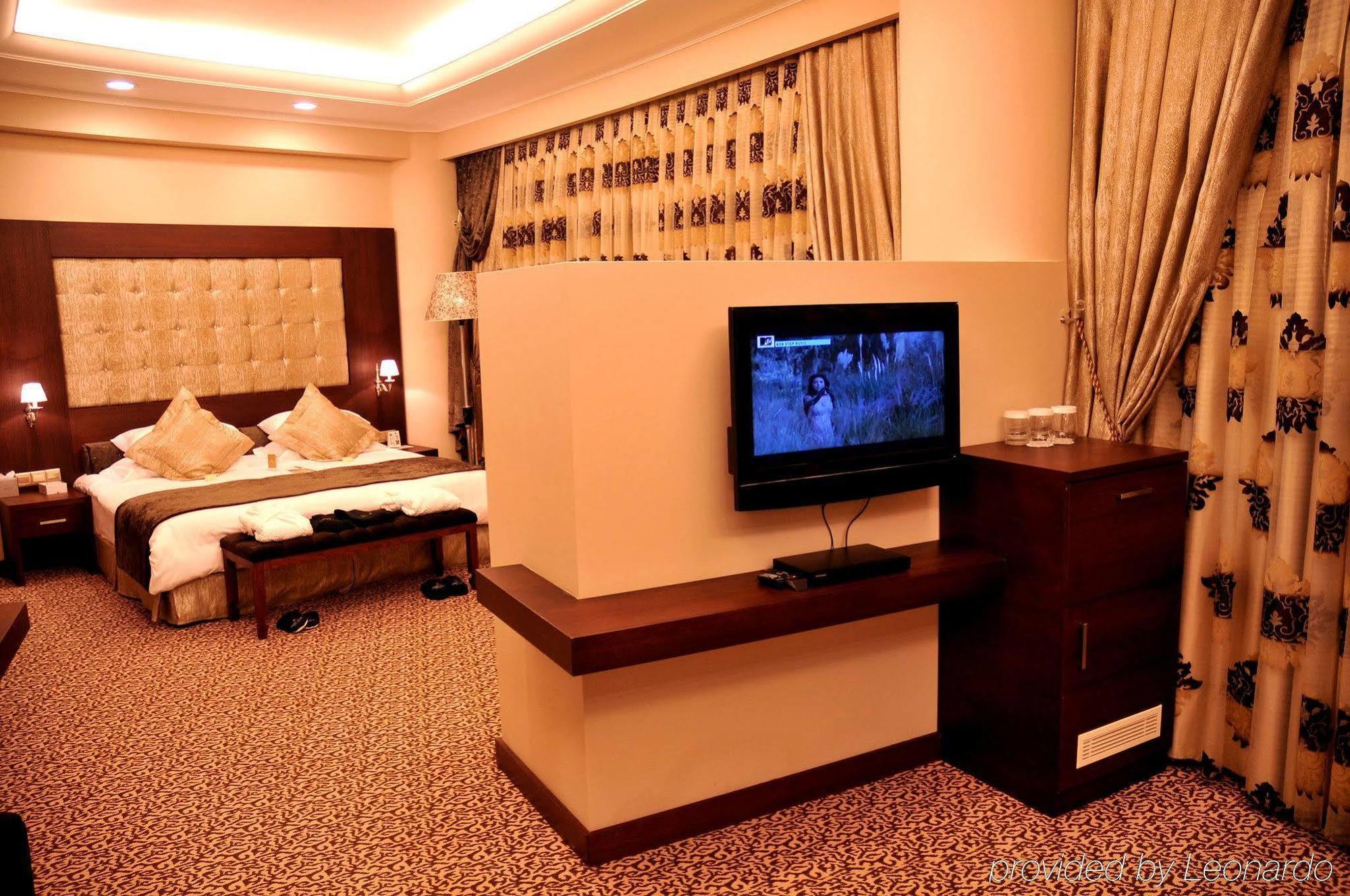 Grand Pasha Luxury Central Nicosia Hotel & Casino Nicósia Quarto foto